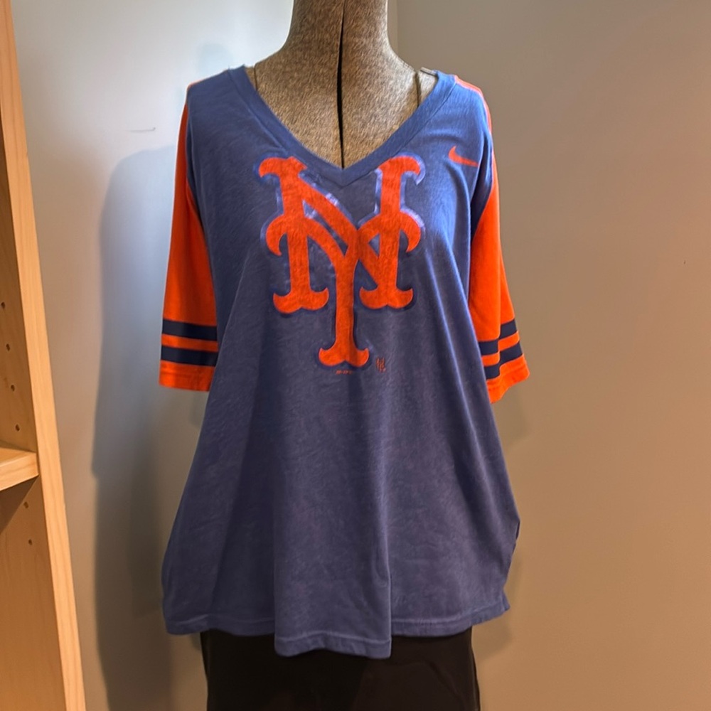 Mets Women’s V Neck T Shirt